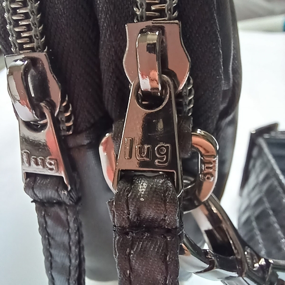 LUG Coupe SE Crossbody Convertable Belt Pack Chic Minimalist Metalic Black - Picture 8 of 15